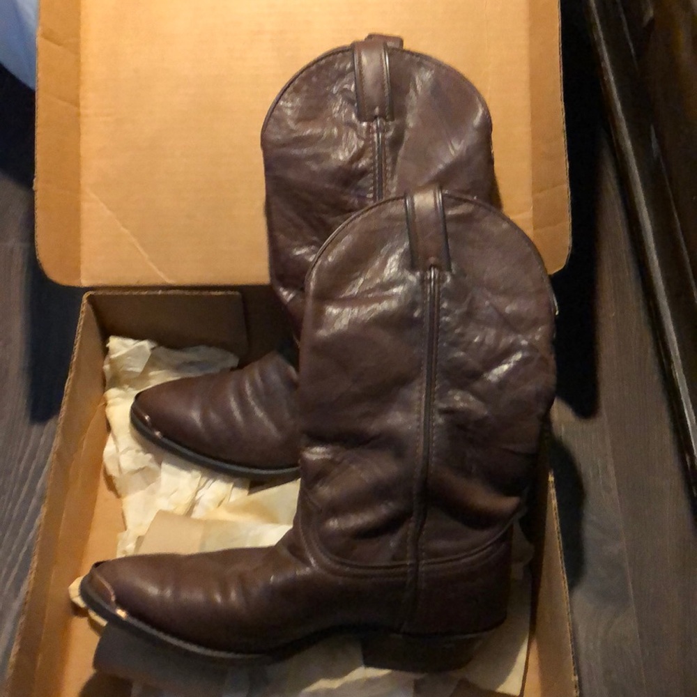 Code west cowboy boots vintage shape.